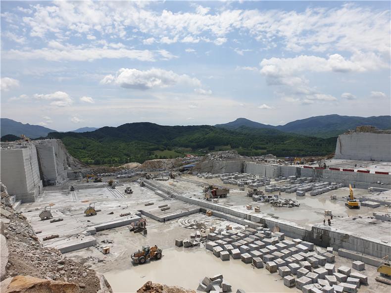 花崗巖石材開(kāi)采的方法