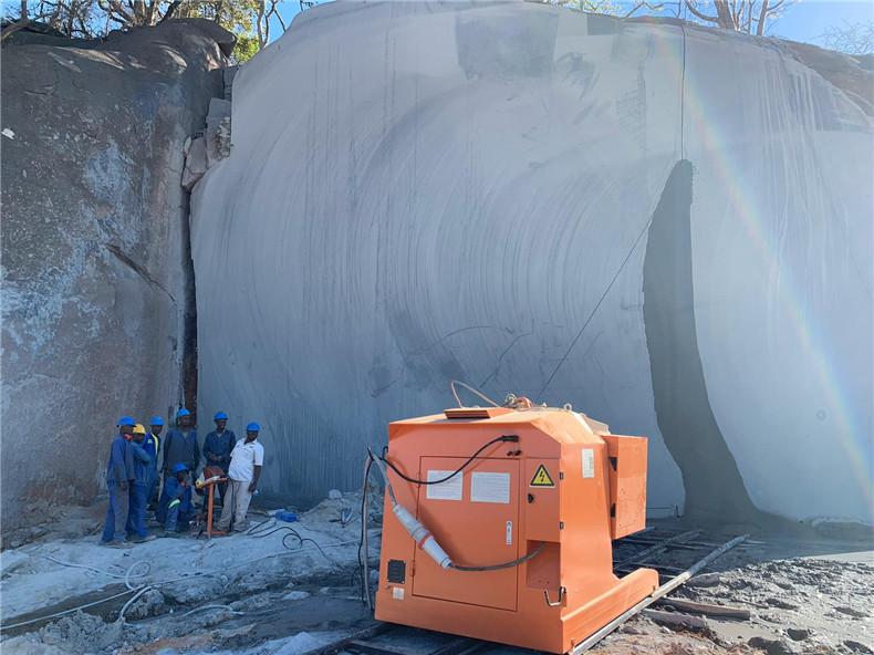 石材開采設(shè)備礦山繩鋸機(jī)出口南非助力發(fā)展