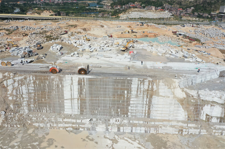 航拍福建花崗巖石材礦山開(kāi)采視頻